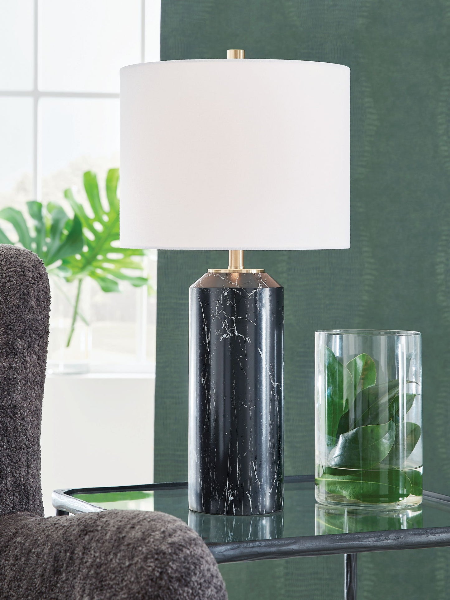 Hanzila - Poly Table Lamp - Black / Gold Finish